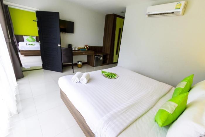 Dipantai Boutique Beach Resort Patong ภายนอก รูปภาพ