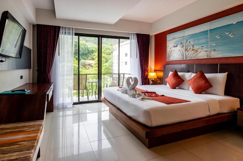 Dipantai Boutique Beach Resort Patong ภายนอก รูปภาพ