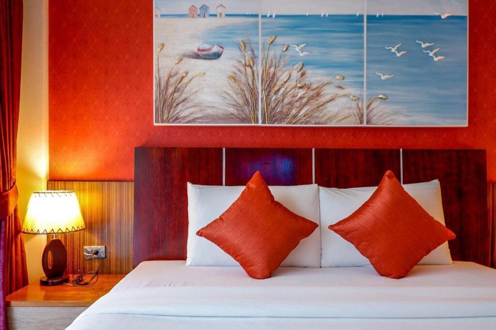 Dipantai Boutique Beach Resort Patong ภายนอก รูปภาพ