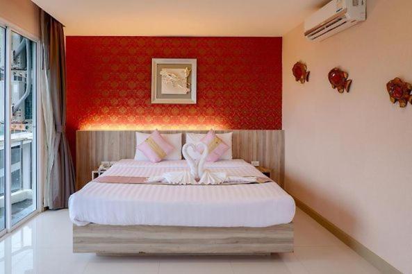 Dipantai Boutique Beach Resort Patong ภายนอก รูปภาพ