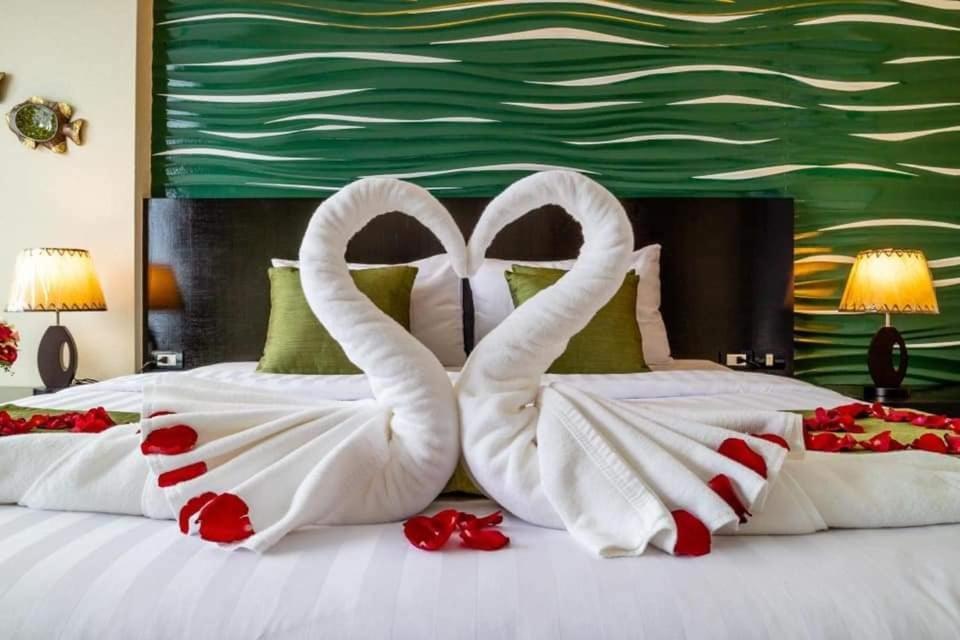 Dipantai Boutique Beach Resort Patong ภายนอก รูปภาพ