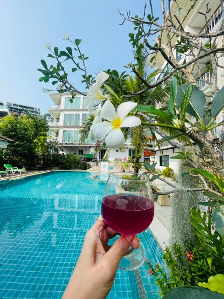 Dipantai Boutique Beach Resort Patong ภายนอก รูปภาพ