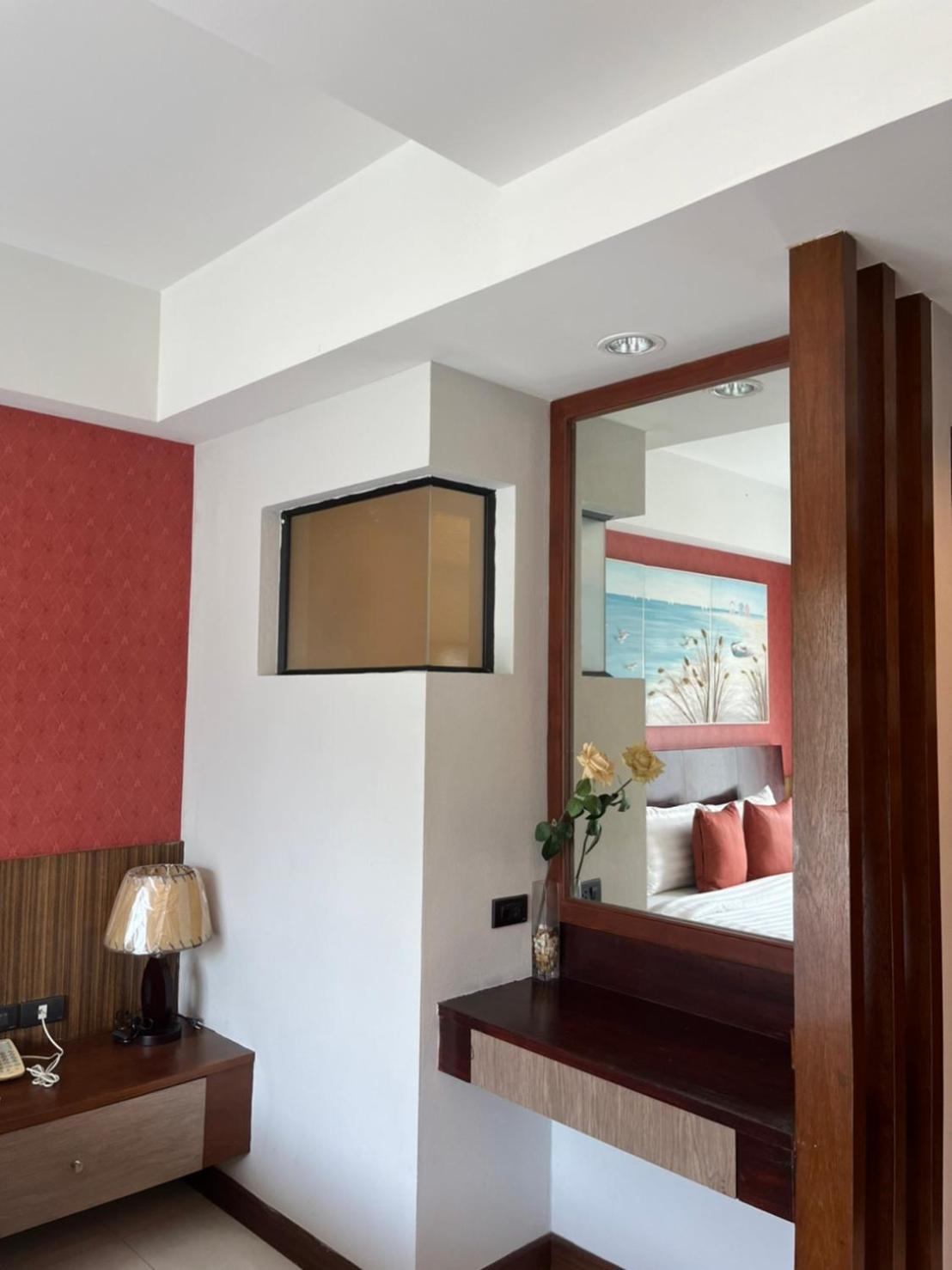Dipantai Boutique Beach Resort Patong ภายนอก รูปภาพ