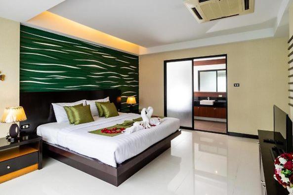 Dipantai Boutique Beach Resort Patong ภายนอก รูปภาพ